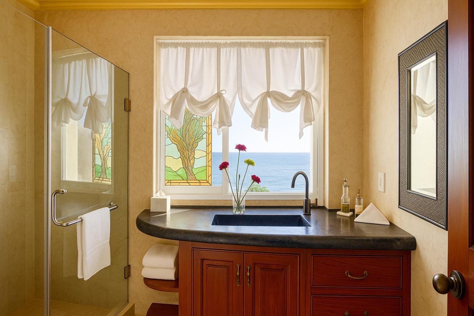 King Suite with Pool View